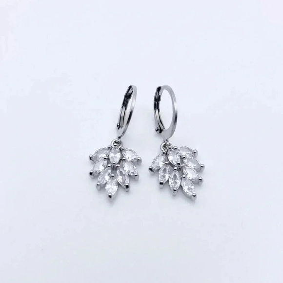 Leaf Hoops Earrings - Picture 1 of 2